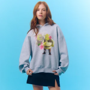 Jasnoszara bluza z kapturem i nadrukiem Shrek x Włodi4444 House