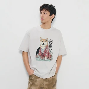 Jasnoszara koszulka z nadrukiem psa Shiba Inu House