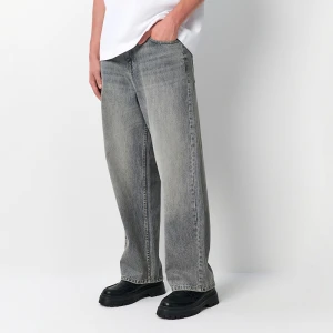 Jasnoszare jeansy baggy loose fit House