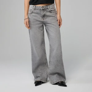 Jasnoszare jeansy baggy straight fit House