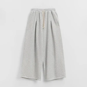 Jasnoszare spodnie dresowe super wide leg z zaszewkami House