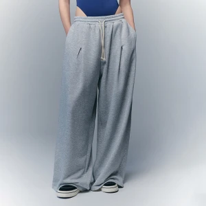 Jasnoszare spodnie dresowe super wide leg z zaszewkami House