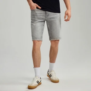 Jasnoszare szorty jeansowe slim fit z efektem sprania House