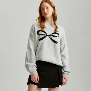 Jasnoszary sweter z motywem czarnej kokardki loose fit House