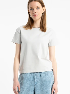 Jasnoszary t-shirt bez nadruków z ozdobną naszywką Reporter