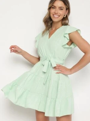 Jasnozielona Kopertowa Sukienka Ozdobiona Falbanami i Paskiem Liliessa j studio