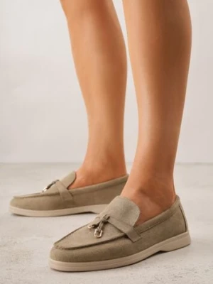 Jasnozielone Mokasyny z Imitacji Zamszu Zdobione Zawieszką i Przeszyciem Aezoris