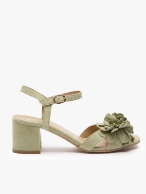 Jasnozielone sandały na obcasie z kwiatem Ryłko