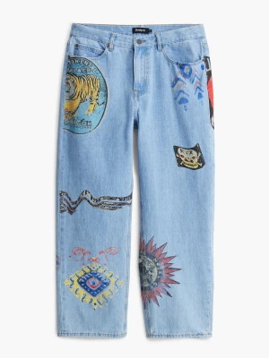 Jeans z łatami Desigual