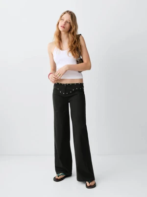 Jeansy z niskim stanem i trwałymi ćwiekami black denim - Teen - - MANGO TEEN