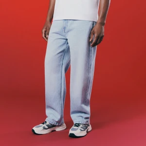 Jeansy baggy fit jasnoniebieskie House