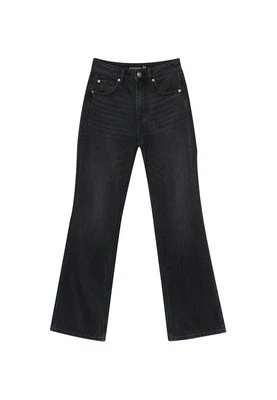 Jeansy Bootcut Stradivarius