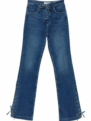 Jeansy Bootcut Stradivarius