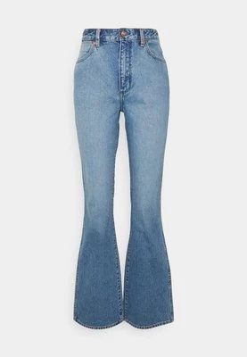 Jeansy Bootcut Wrangler