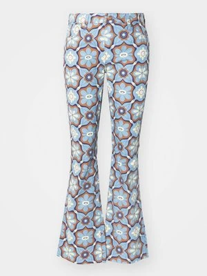 Jeansy Bootcut Wrangler