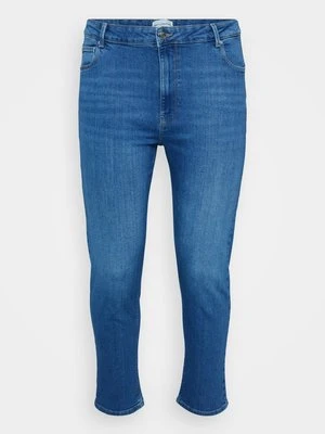 Jeansy damskie mom fit ONLY Carmakoma jasnoniebieski denim