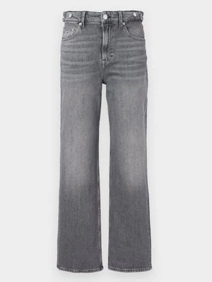 Jeansy damskie mom fit Tommy Jeans