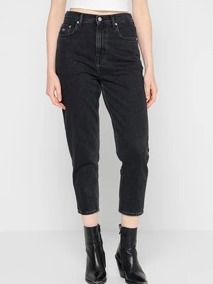 Jeansy damskie mom fit Tommy Jeans