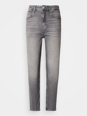 Jeansy damskie mom fit Tommy Jeans