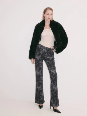 Jeansy flare w kwiatowy wzór szary denim - Kobieta - MANGO