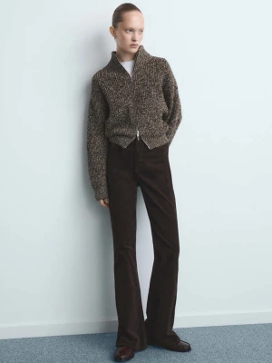 Jeansy flare z weluru czekoladowy - Kobieta - - MANGO