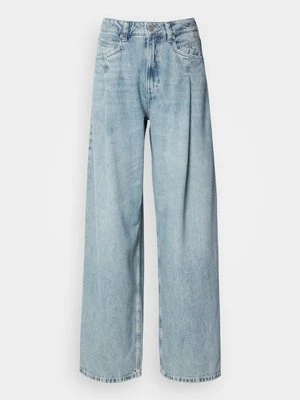 Jeansy loose fit Boss