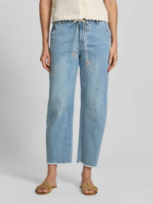 Jeansy o fasonie barrel z wiązanym paskiem Buena Vista