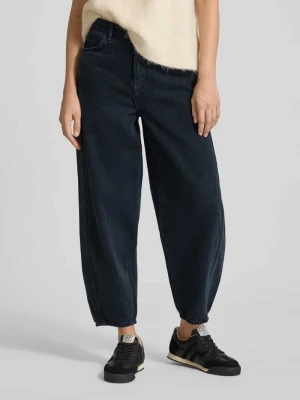 Jeansy o kroju barrel fit z wpuszczanymi kieszeniami Rich & Royal