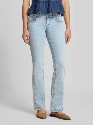 Jeansy o kroju bootcut z kieszeniami wpuszczanymi model 'Y2k' Gina Tricot