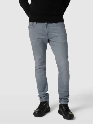 Jeansy o kroju extra slim fit z detalem z logo model ‘LAYTON’ Tommy Hilfiger