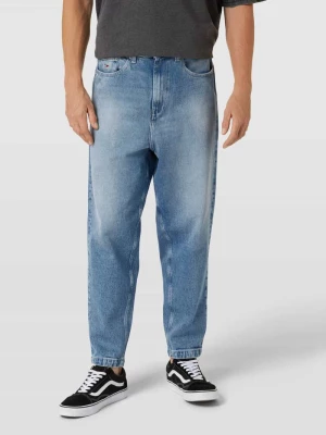 Jeansy o kroju loose tapered fit z wyhaftowanym logo model ‘BAX LOOSE’ Tommy Jeans