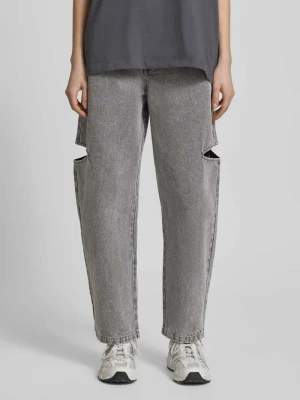 Jeansy o kroju mom fit z wycięciem Karo Kauer