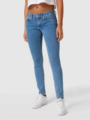 Jeansy o kroju skinny fit z dodatkiem streczu model ‘SOPHIE’ Tommy Jeans