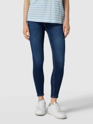 Jeansy o kroju skinny fit z wysokim stanem i detalem z logo Calvin Klein Jeans