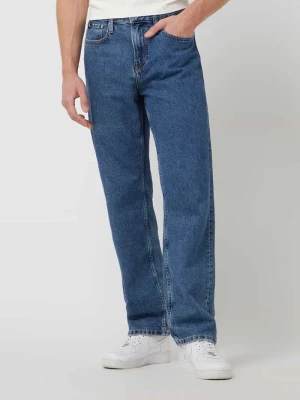 Jeansy o kroju straight fit z bawełny model ‘90s Straight’ Calvin Klein Jeans