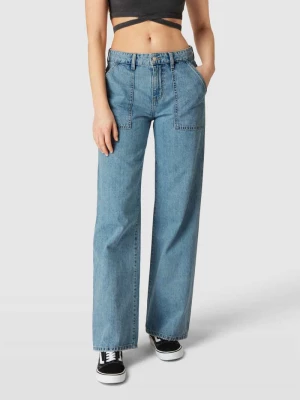 Jeansy o kroju straight fit z dużymi, wpuszczanymi kieszeniami Gina Tricot