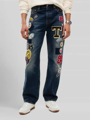 Jeansy o kroju straight fit z wyrazistymi naszywkami Tommy Jeans Jeansowy niebieski