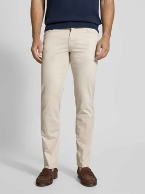 Jeansy o kroju straight fit ze szwami w kontrastowym kolorze model ‘Chuck’ BRAX