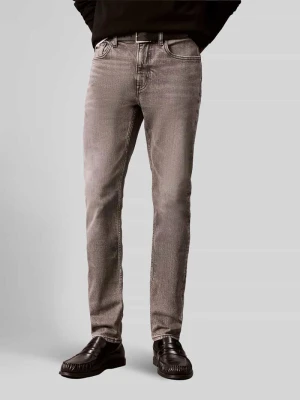 Jeansy o kroju tapered fit z mieszanki bawełny Calvin Klein Jeans Jasnoszary