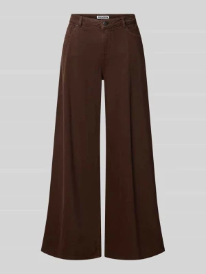 Jeansy o kroju wide fit z wpuszczanymi kieszeniami REVIEW Ciemnobrązowy
