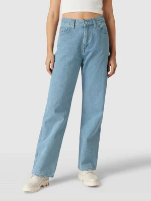 Jeansy o luźnym kroju z naszywką z logo Tommy Jeans