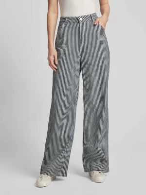 Jeansy o luźnym kroju ze wzorem w paski model ‘KATHY’ Vero Moda