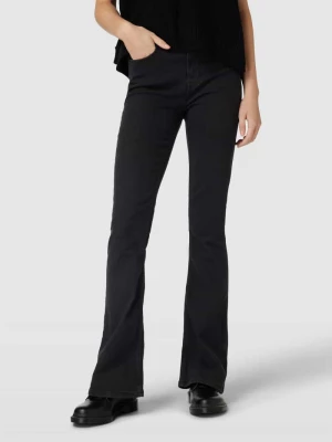 Jeansy o rozkloszowanym kroju w jednolitym kolorze model ‘PEGGY’ Pieces