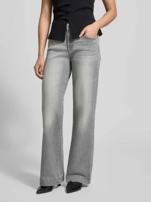 Jeansy o rozkloszowanym kroju z elastycznym pasem model ‘MAINE’ BRAX