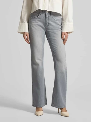 Jeansy o rozkloszowanym kroju z wpuszczanymi kieszeniami Model 'Mary' BRAX