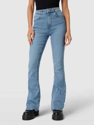 Jeansy o rozkloszowanym kroju z wpuszczanymi kieszeniami model ‘PEGGY’ Pieces