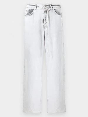 Jeansy Relaxed Fit 032c