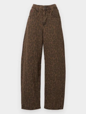 Jeansy Relaxed Fit BDG Urban Outfitters brązowy