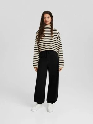 Jeansy Relaxed Fit Bershka