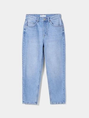 Jeansy Relaxed Fit Bershka jasnoniebieski denim